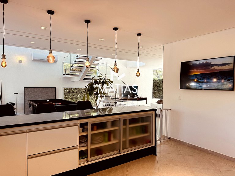 Luxury Retreat w/ Pool & Jacuzzi - Hanga Roa