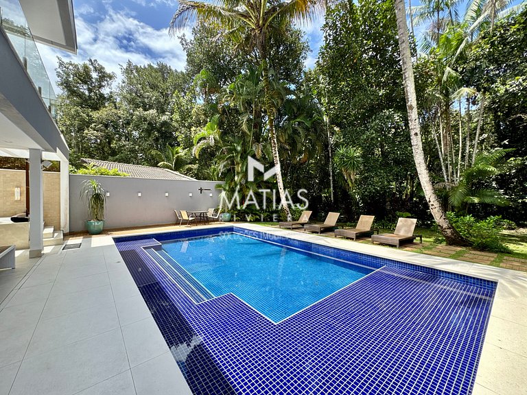 Luxurious 5BR Home w/ Pool & Jacuzzi - Riviera