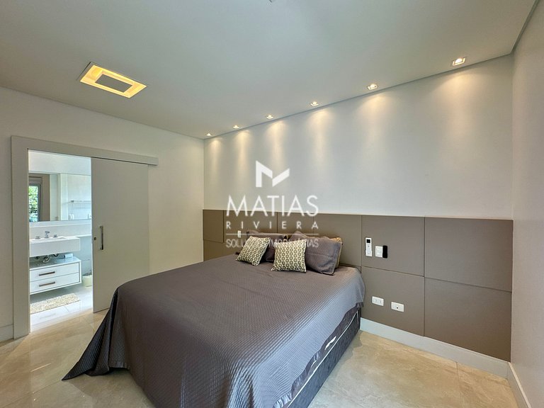Luxurious 5BR Home w/ Pool & Jacuzzi - Riviera