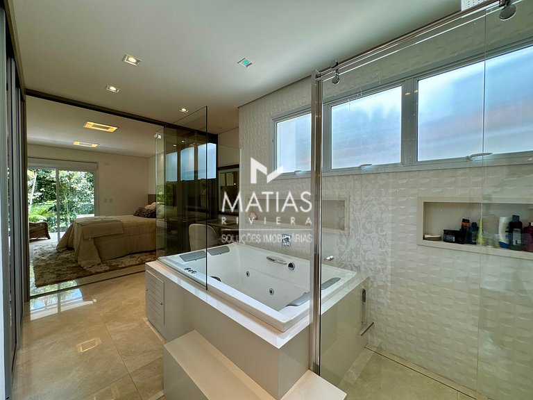 Luxurious 5BR Home w/ Pool & Jacuzzi - Riviera