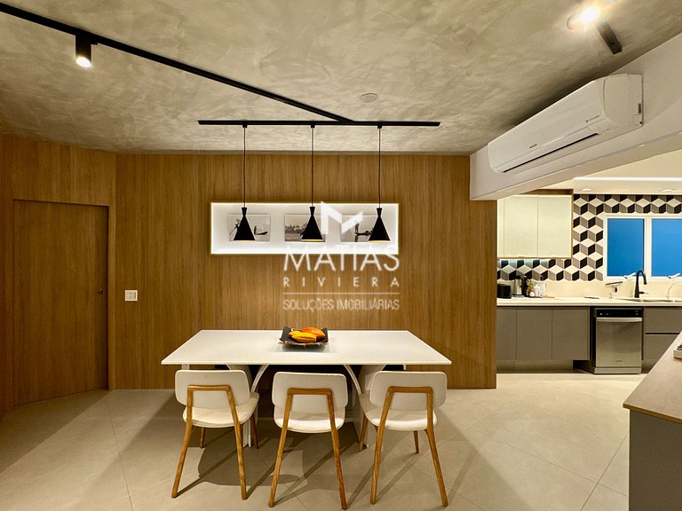 Apartamento 80 metros da Praia, 4 suites + Dependencia de Em