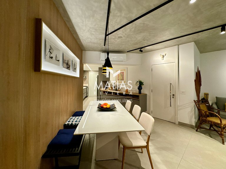 Apartamento Reformado com 4 Suites + Dependência de Empregad