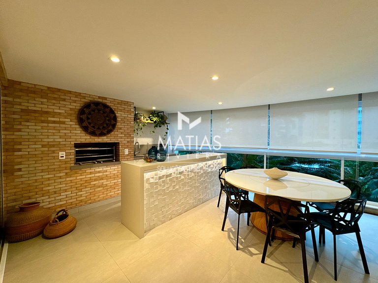 Apartamento Reformado com 4 Suites + Dependência de Empregad
