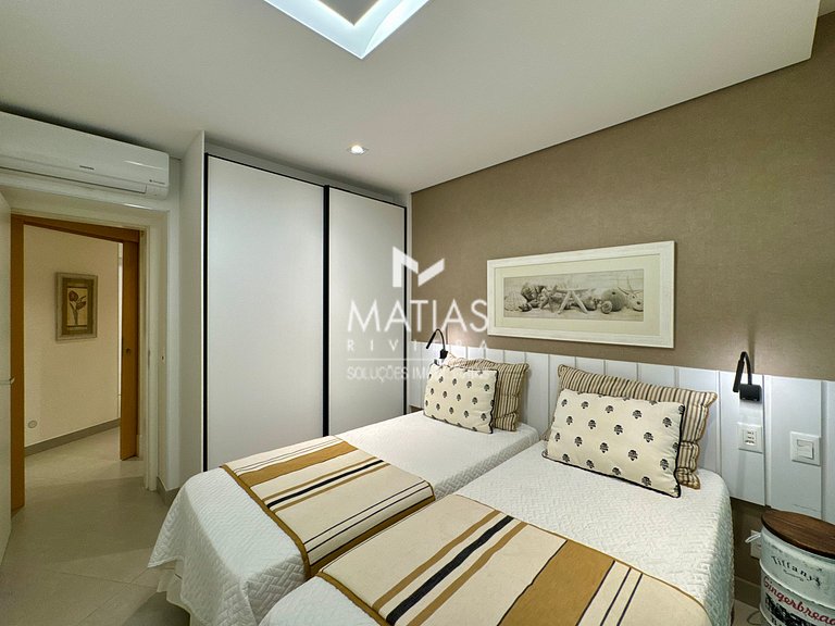 Apartamento Reformado com 4 Suites + Dependência de Empregad