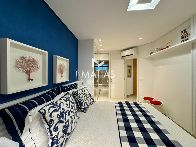 Apartamento Reformado com 4 Suites + Dependência de Empregad