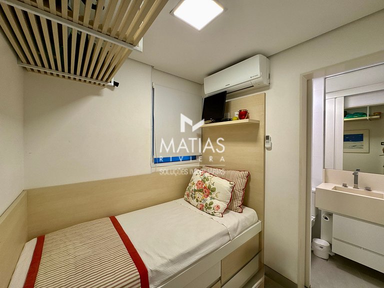 Apartamento Reformado com 4 Suites + Dependência de Empregad