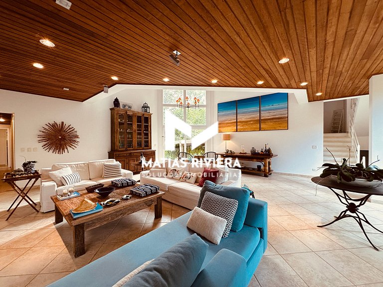 Casa de Luxo na Praia Semi-Privativa em Iporanga