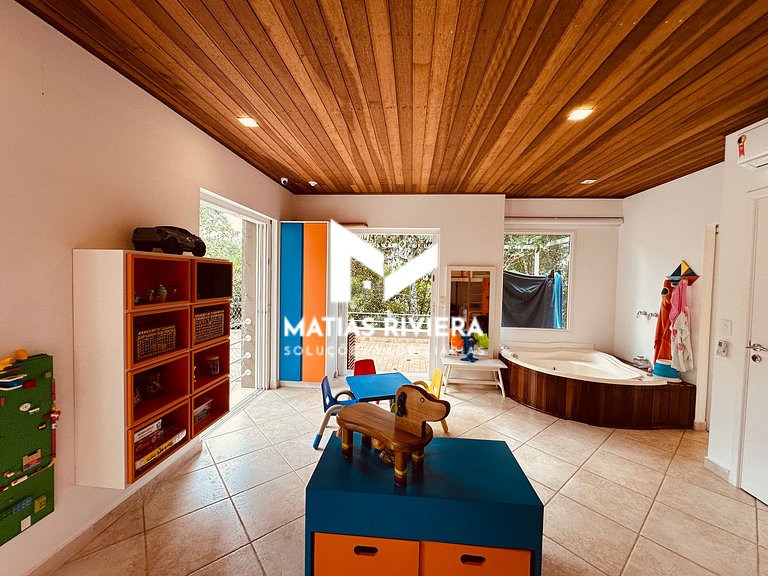 Casa de Luxo na Praia Semi-Privativa em Iporanga