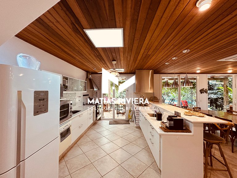 Casa de Luxo na Praia Semi-Privativa em Iporanga