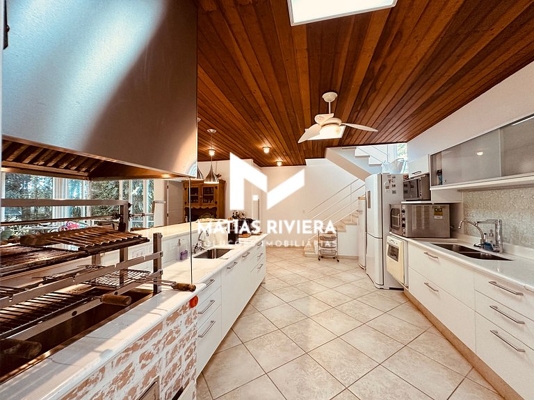 Casa de Luxo na Praia Semi-Privativa em Iporanga