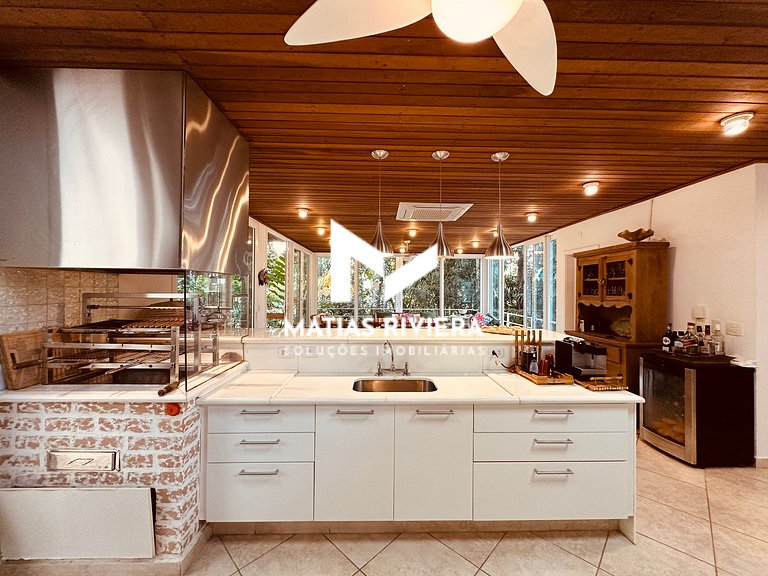 Casa de Luxo na Praia Semi-Privativa em Iporanga