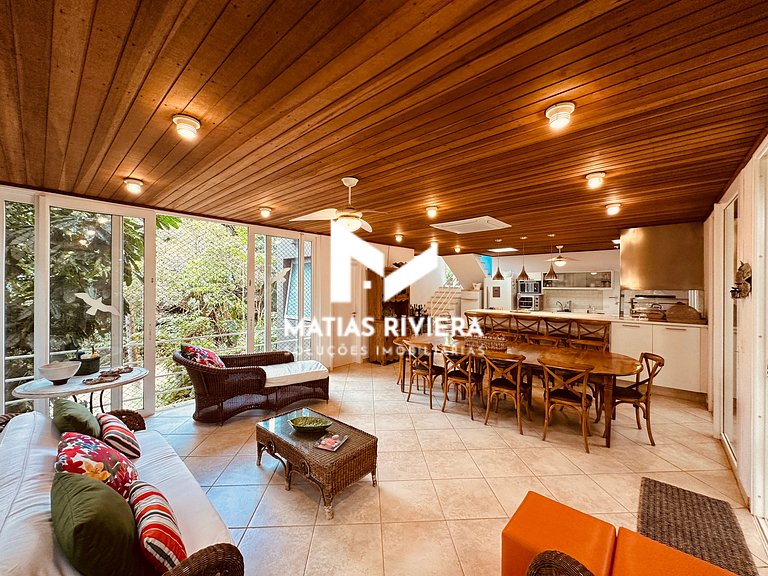 Casa de Luxo na Praia Semi-Privativa em Iporanga